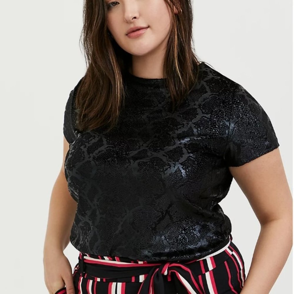 2X HOST PICK!!! BLACK SNAKESKIN PRINT VELVET HIGH NECK TEE - Picture 1 of 7